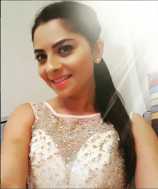 Sonali Kulkarni Instagram Images