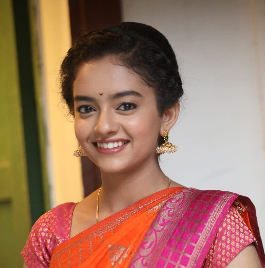 Gauri Kulkarni 8 Gauri Kulkarni