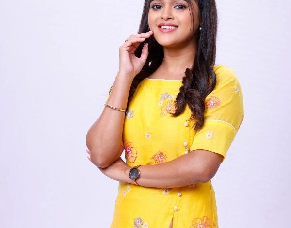 Chinmayee Salvi : Bio, Wiki, Age, Height, Family info, Boyfriend 1 Chinmayee Salvi