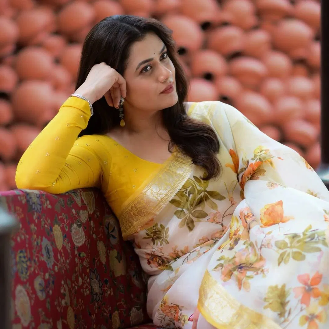 "How Can Someone Look So Beautiful Every Time?" Girija Oak’s Latest Saree Photos Drive Fans Crazy 10 Girija Oak in Yellow