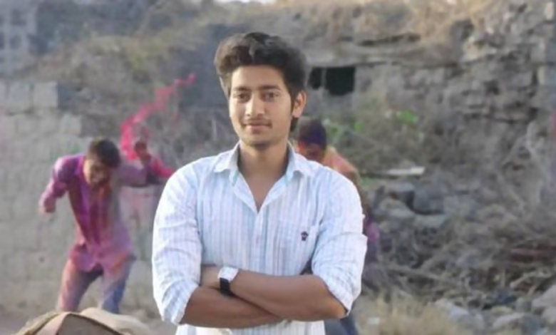 Sairat Fame Akash Thosar Sparks Buzz on Social Media with Romantic Scenes; Netizens Share Hilarious Reactions 1 Sairat actor